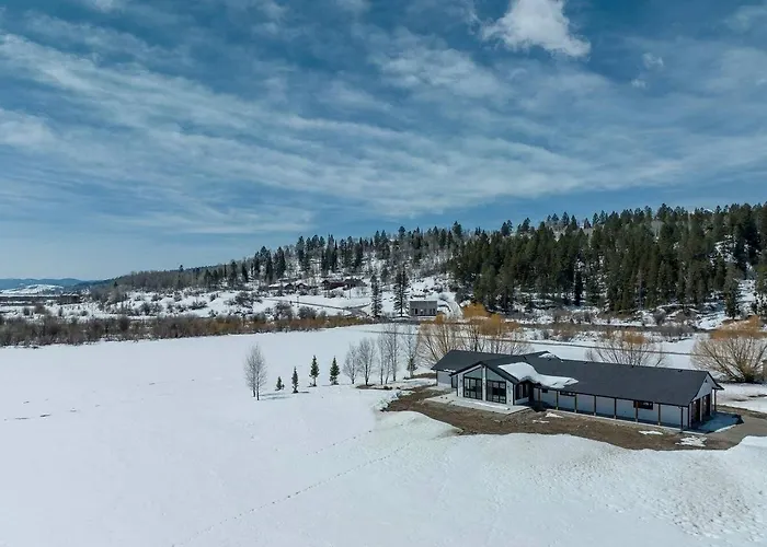 Scenic Riverside With Private Trail Access And Fly Fishing Near Alpine, Wyoming * Alpine