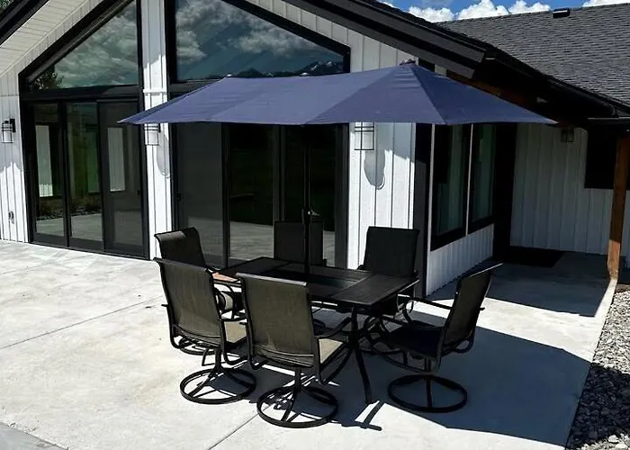Scenic Riverside With Private Trail Access And Fly Fishing Near Alpine, Wyoming Holiday home