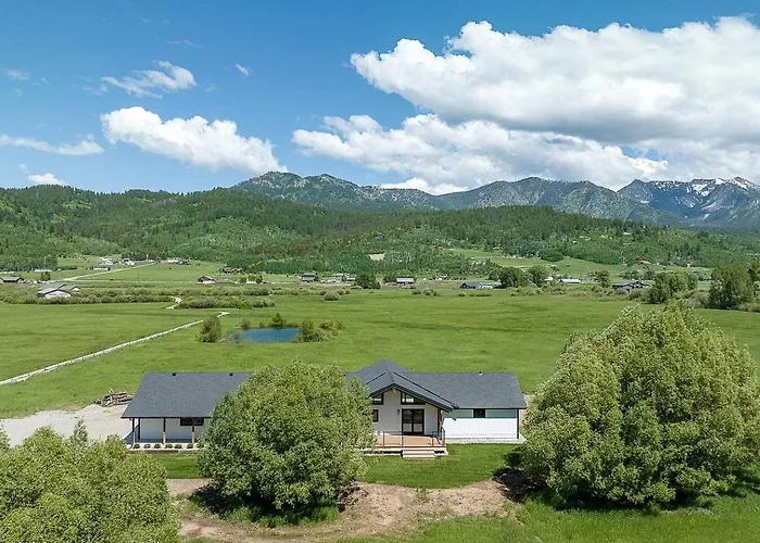 Scenic Riverside With Private Trail Access And Fly Fishing Near Alpine, Wyoming